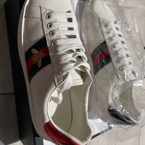 BRAND NEW GUCCI SNEAKERS! WOMENS SIZE 11